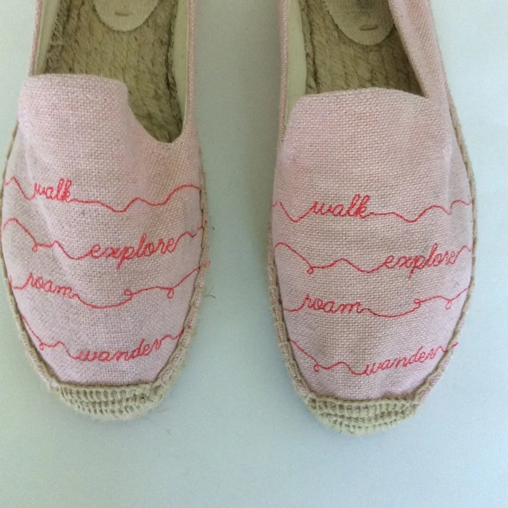 Soludos Walk This Way Espadrille Shoes Womens 8 Pink Slip On Graphic Text Wander